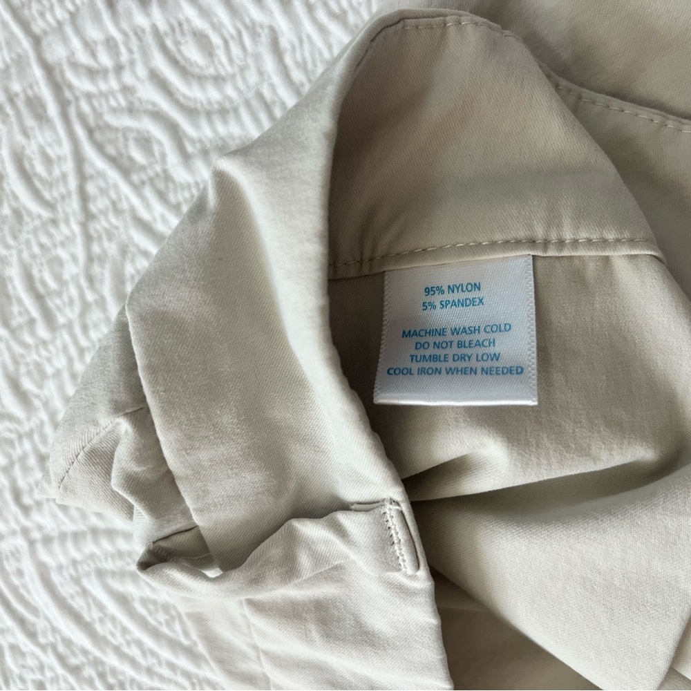 Southern Tide Women's Light Tan Performance Shorts size 4 - Picture 4 of 6